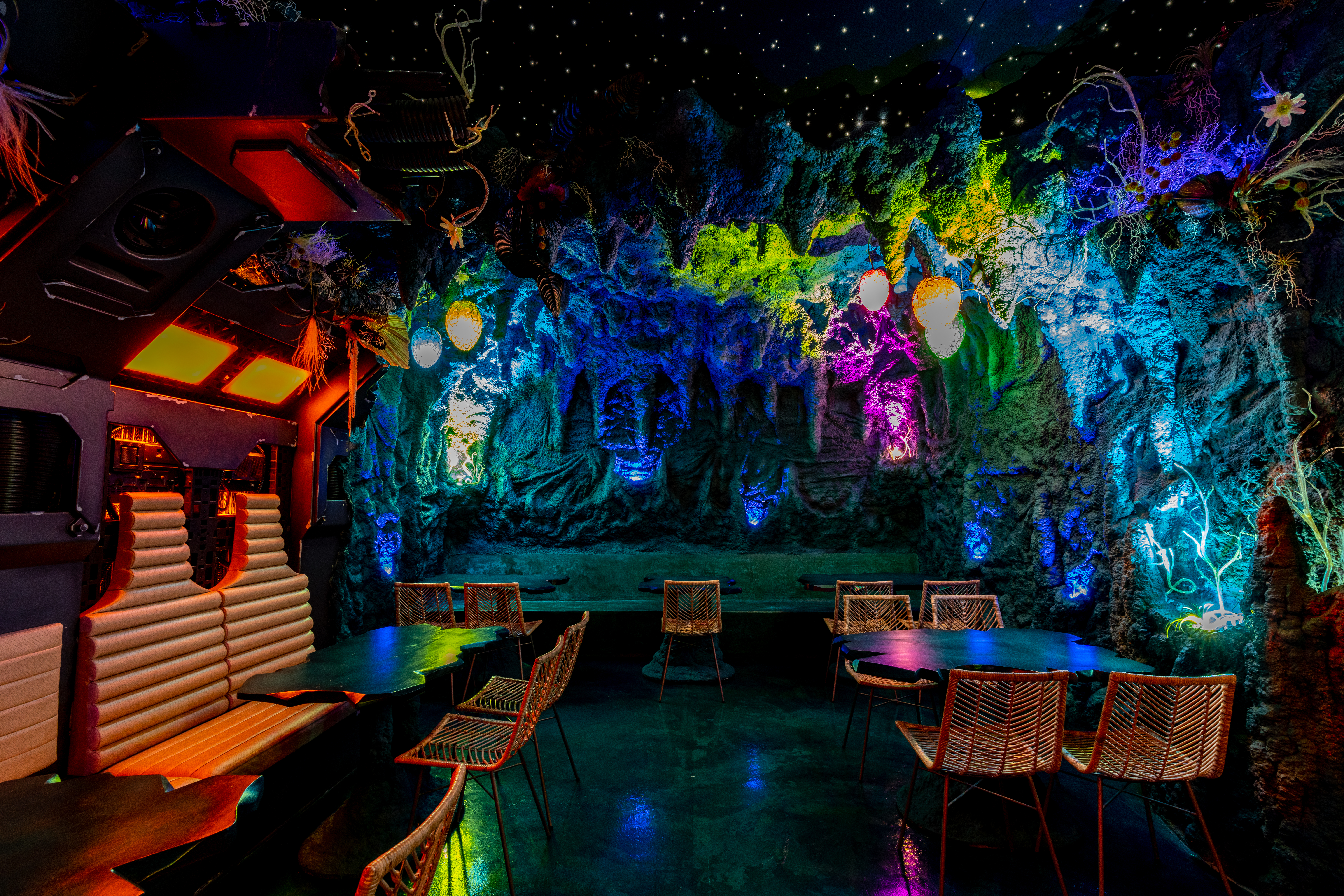 Mothership interior, J Tran